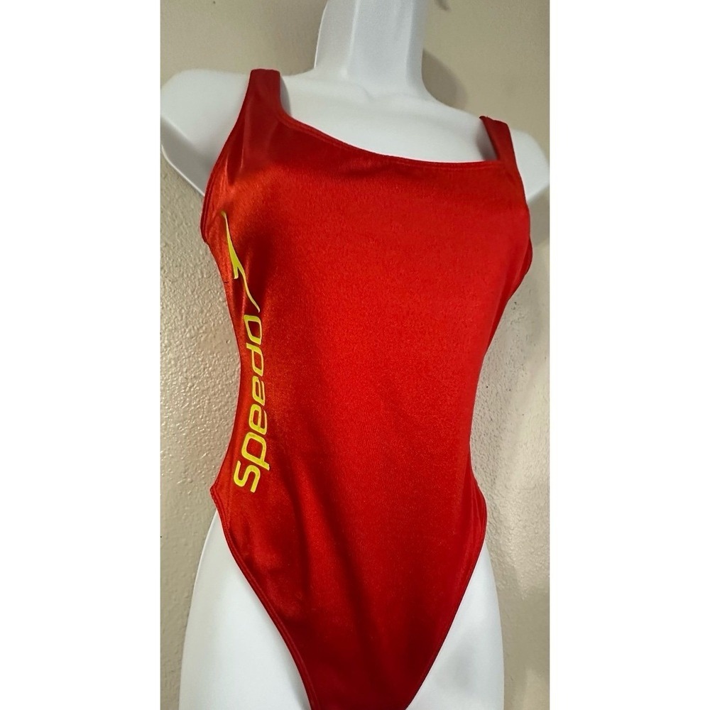 Ladies speedo, bathing suit size small! Baywatch  Red - summertime